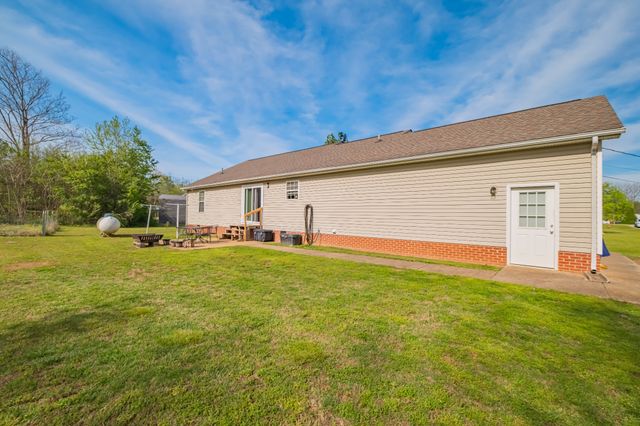 1844 Twin Caves Dr, Lewisburg, TN 37091