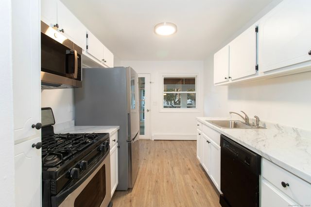 14 Windward Road, Norwalk, CT 06854