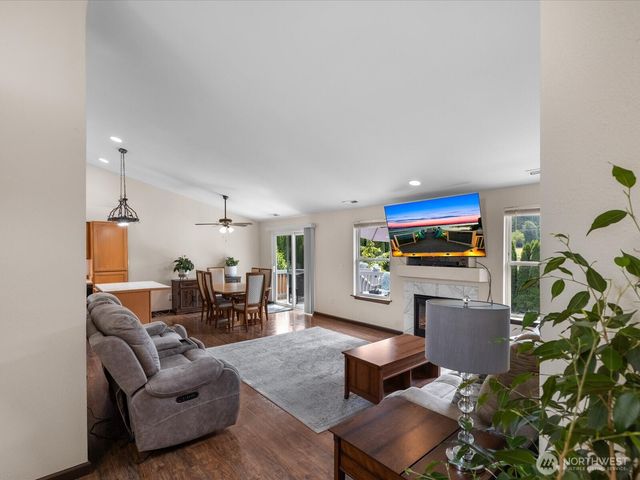 7812 Condor Drive NE, Arlington, WA 98223