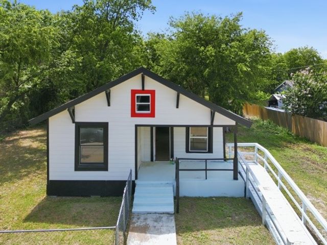 910 Loney Street, Fort Worth, TX 76104