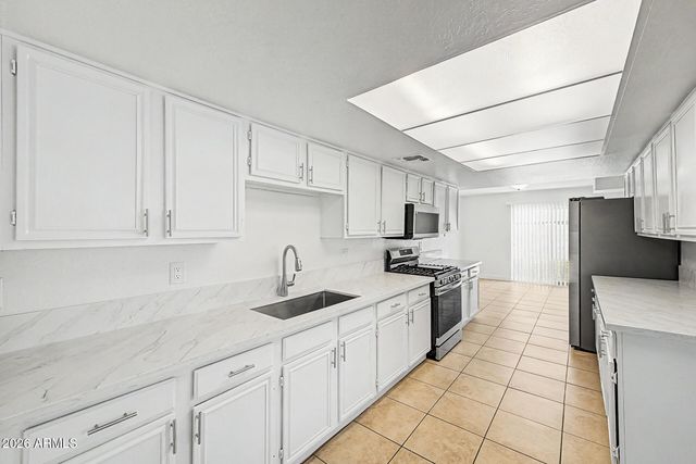 1621 N 37TH Drive, Phoenix, AZ 85009