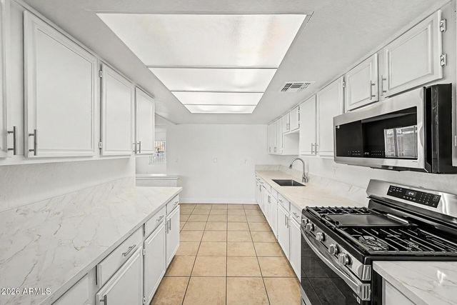 1621 N 37TH Drive, Phoenix, AZ 85009