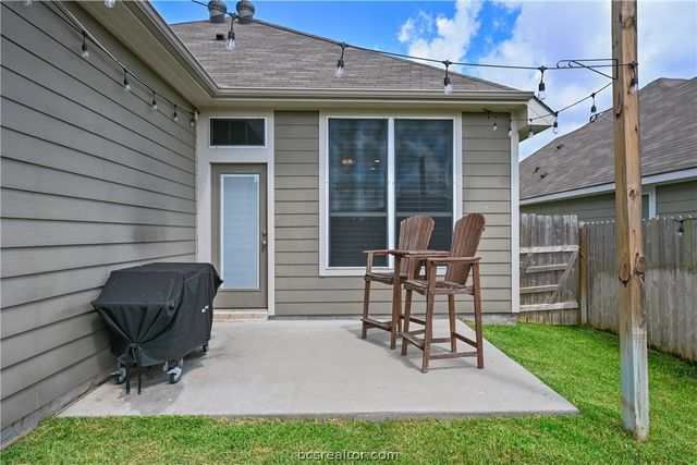 2011 Kathryn Drive, Bryan, TX 77807