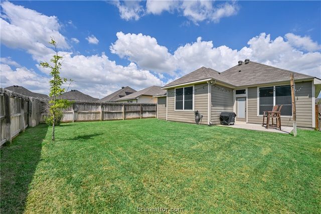 2011 Kathryn Drive, Bryan, TX 77807
