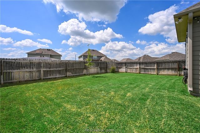2011 Kathryn Drive, Bryan, TX 77807