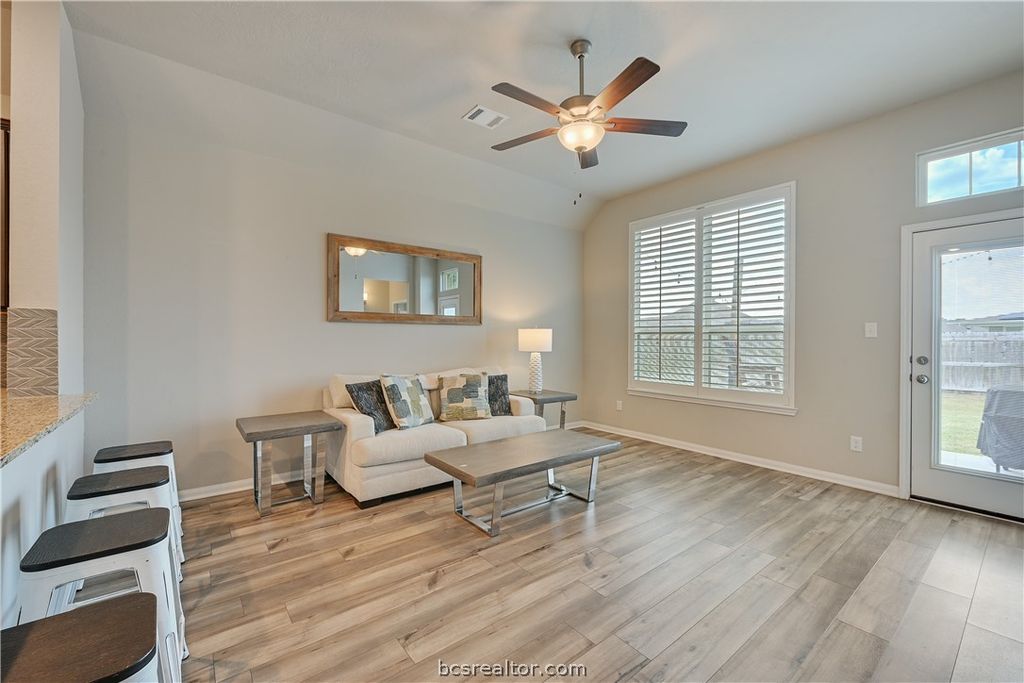 2011 Kathryn Drive, Bryan, TX 77807 — photo 2