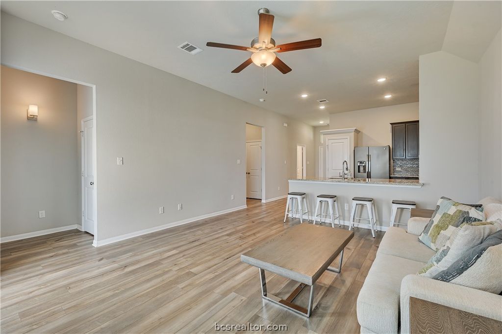 2011 Kathryn Drive, Bryan, TX 77807 — photo 4
