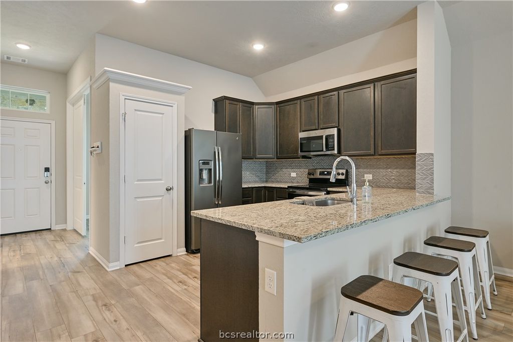 2011 Kathryn Drive, Bryan, TX 77807 — photo 5