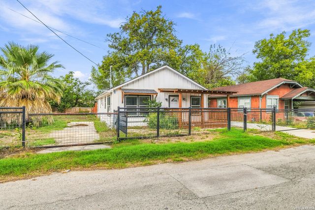 1623 N CENTER ST, San Antonio, TX 78202
