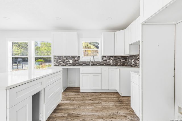 1623 N CENTER ST, San Antonio, TX 78202