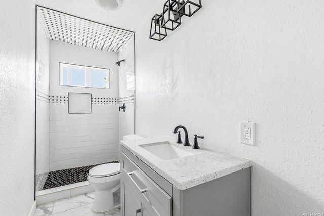 1623 N CENTER ST, San Antonio, TX 78202