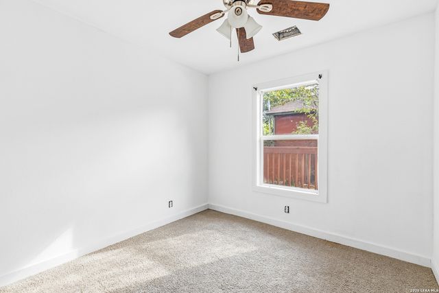 1623 N CENTER ST, San Antonio, TX 78202