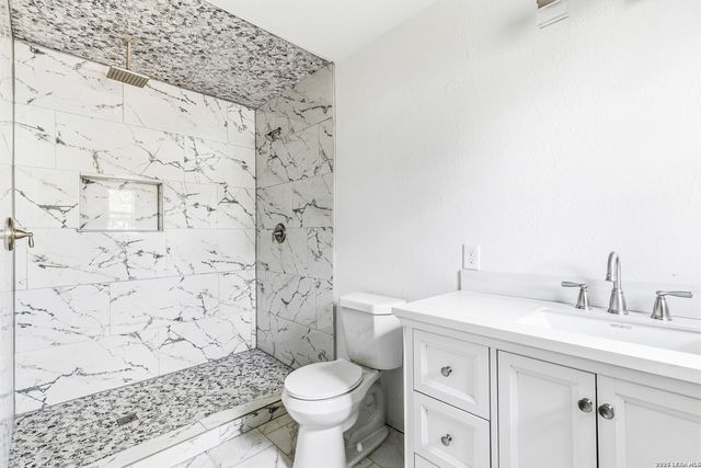 1623 N CENTER ST, San Antonio, TX 78202