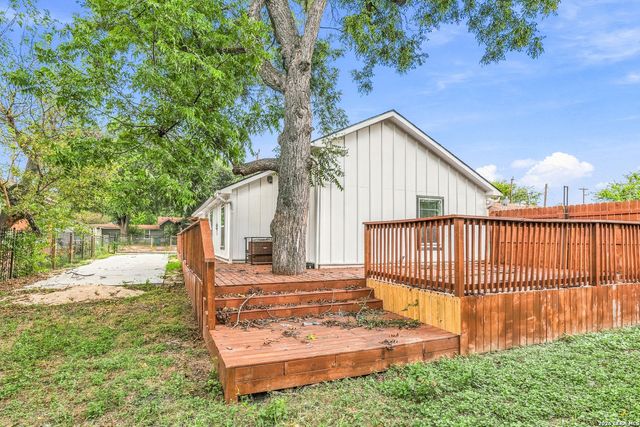 1623 N CENTER ST, San Antonio, TX 78202