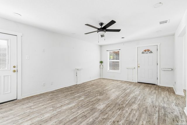 1623 N CENTER ST, San Antonio, TX 78202