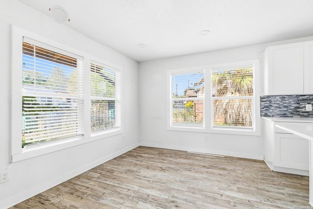 1623 N CENTER ST, San Antonio, TX 78202