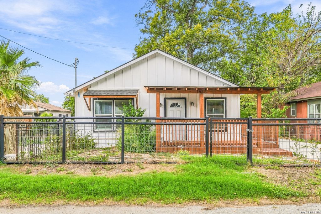 1623 N CENTER ST, San Antonio, TX 78202