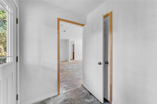 111 Ridge Road, Eureka Springs, AR 72631