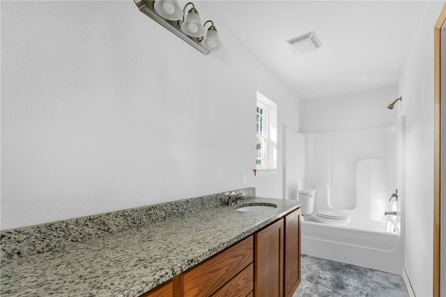 111 Ridge Road, Eureka Springs, AR 72631