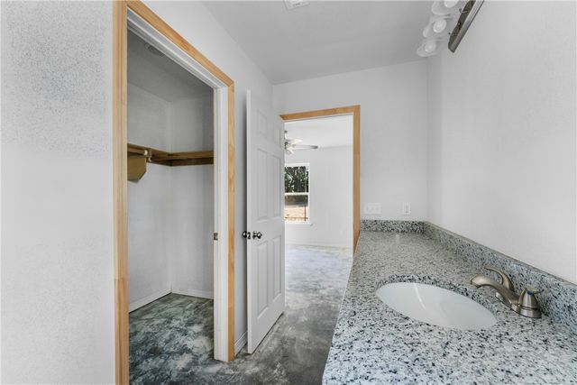 111 Ridge Road, Eureka Springs, AR 72631