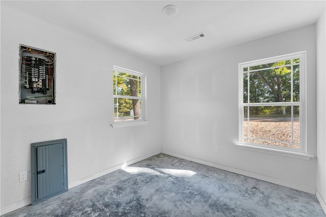 111 Ridge Road, Eureka Springs, AR 72631