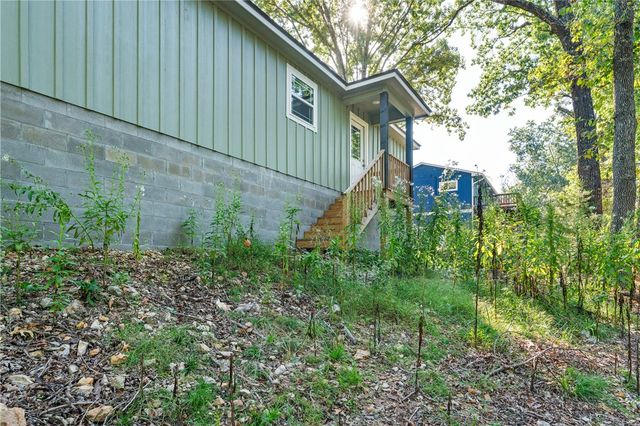 111 Ridge Road, Eureka Springs, AR 72631