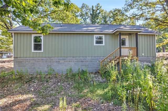 111 Ridge Road, Eureka Springs, AR 72631