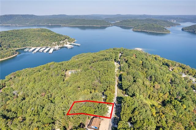 111 Ridge Road, Eureka Springs, AR 72631