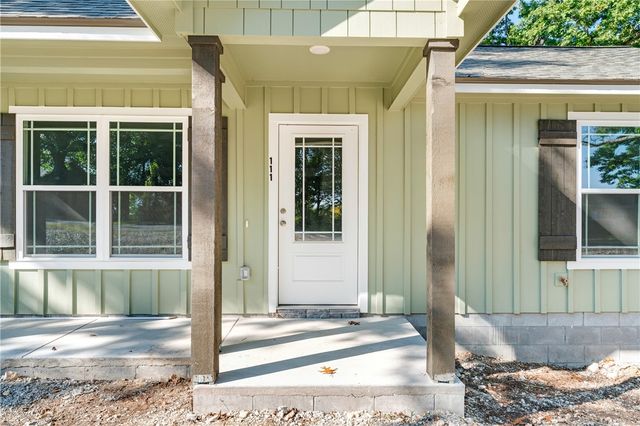 111 Ridge Road, Eureka Springs, AR 72631