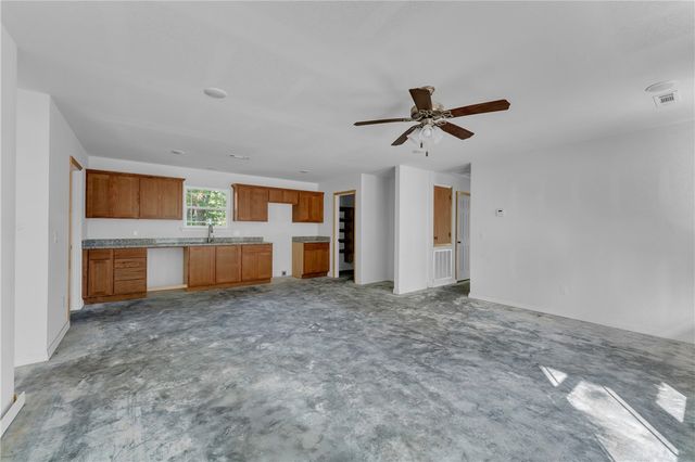 111 Ridge Road, Eureka Springs, AR 72631