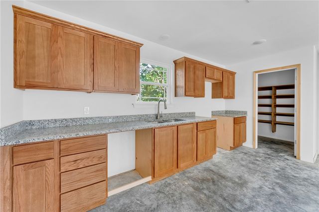 111 Ridge Road, Eureka Springs, AR 72631