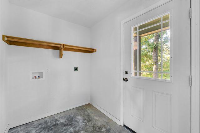 111 Ridge Road, Eureka Springs, AR 72631