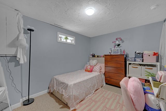 23 Chartier Ln, Southbridge, MA 01550