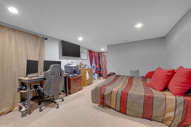 23 Chartier Ln, Southbridge, MA 01550