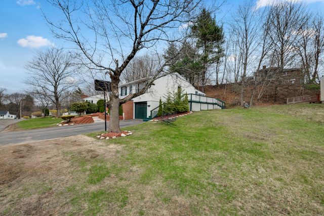 23 Chartier Ln, Southbridge, MA 01550