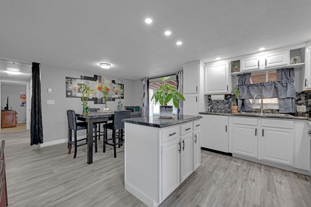 23 Chartier Ln, Southbridge, MA 01550
