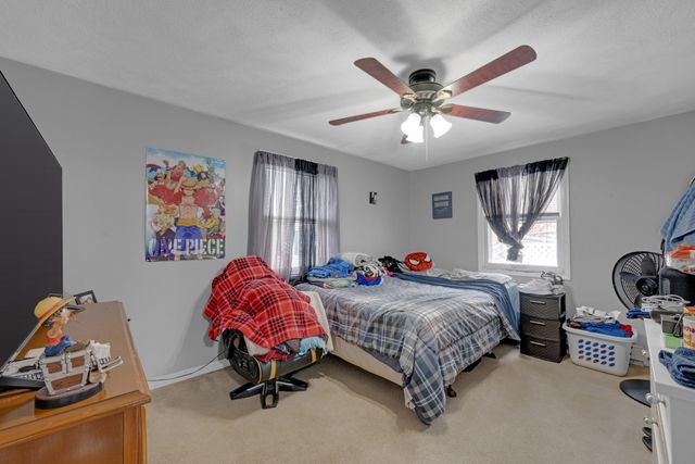 23 Chartier Ln, Southbridge, MA 01550