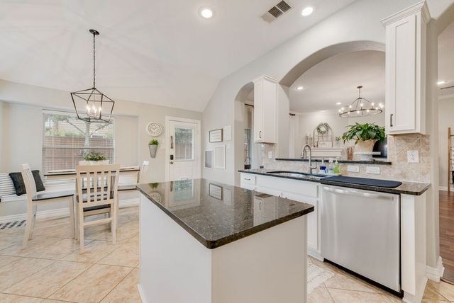 2944 Bahia, Grand Prairie, TX 75054