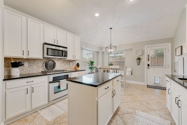 2944 Bahia, Grand Prairie, TX 75054