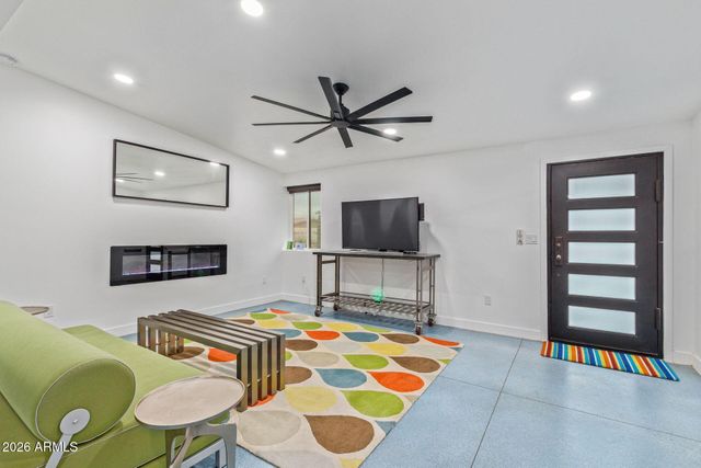 1417 W GLENN Drive, Phoenix, AZ 85021