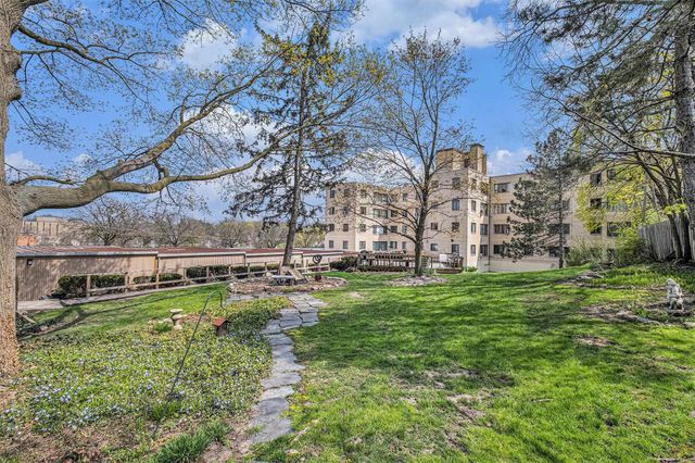 915 E Court #206 Street, Flint, MI 48503