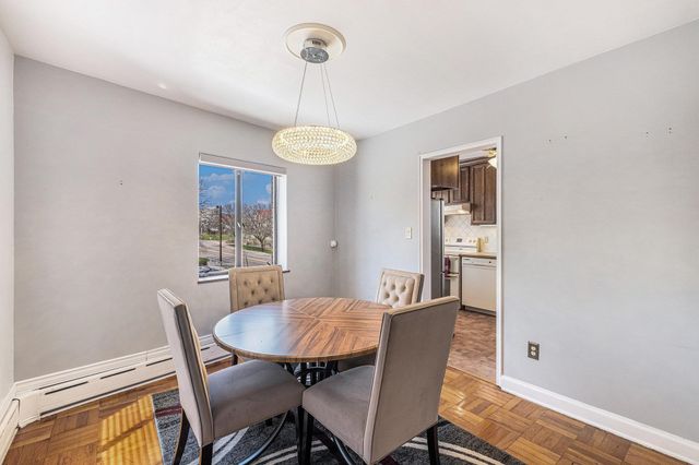 915 E Court #206 Street, Flint, MI 48503