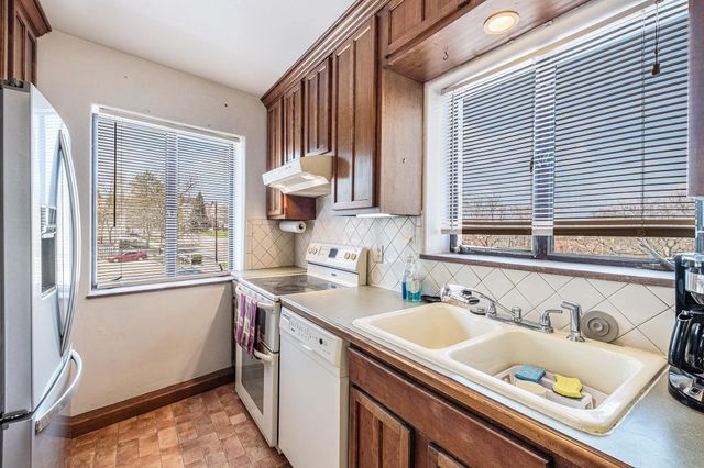 915 E Court #206 Street, Flint, MI 48503