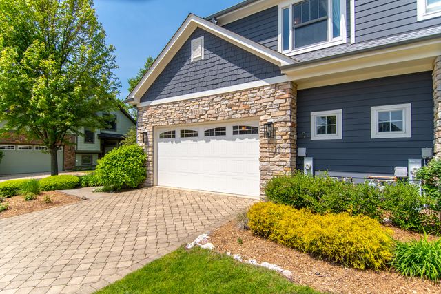 13204 S Lake Mary Drive, Plainfield, IL 60585