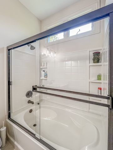 13204 S Lake Mary Drive, Plainfield, IL 60585