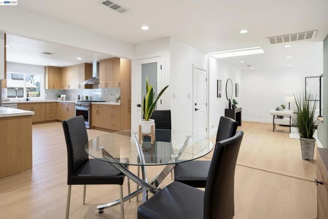 5290 Crestline Way, Pleasanton, CA 94566