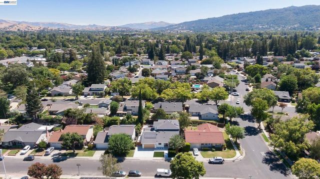 5290 Crestline Way, Pleasanton, CA 94566
