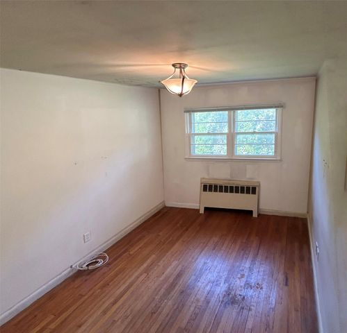 408 Ackerson Boulevard, Brightwaters, NY 11718