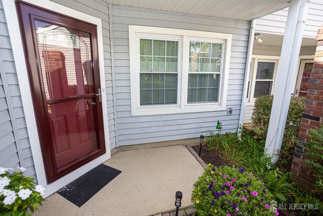 113 Woodmere Drive, Sayreville, NJ 08859
