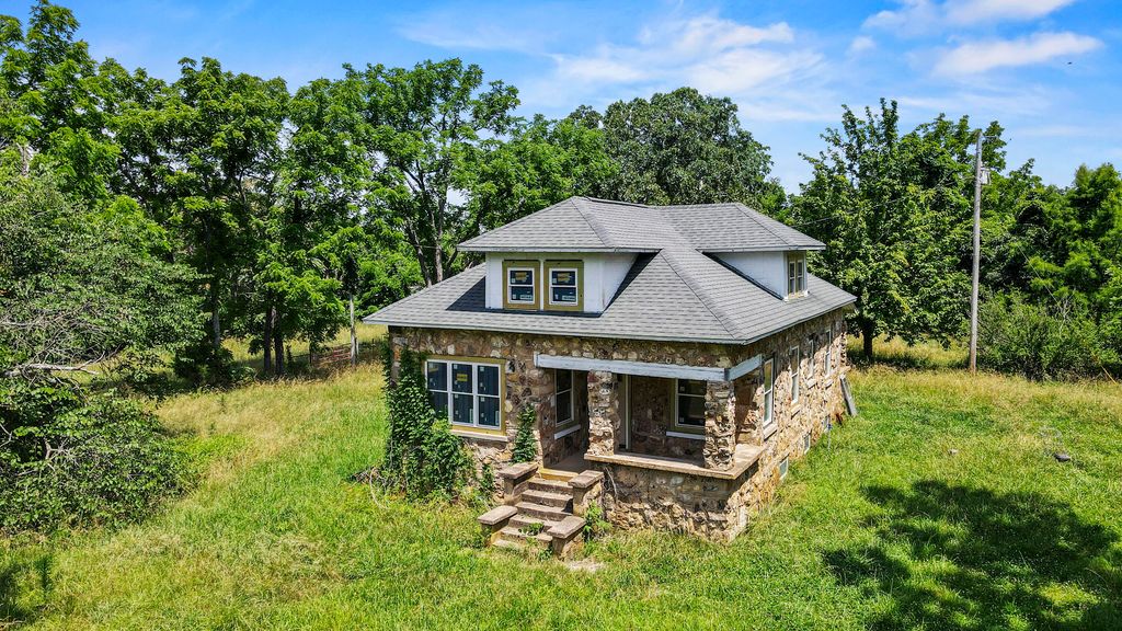 5603 County Road 3250, West Plains, MO 65775